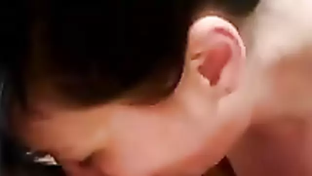 Voyaga yetgan ozbek ayol erining jinsiy azosini sorib oladi